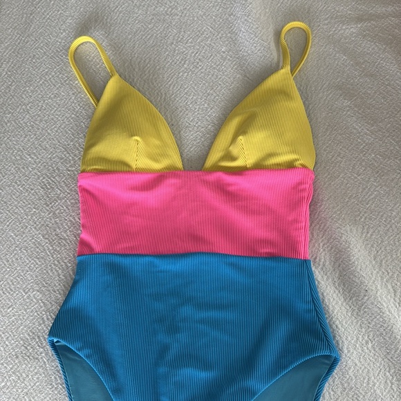 BEACH RIOT Wren One Piece Coral Reef Colorblock, Size X-Small, $168 - Picture 9 of 10